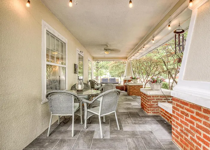 Сasa de vacaciones Stylish 4br In