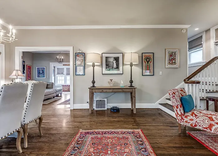 Сasa de vacaciones Stylish 4br In