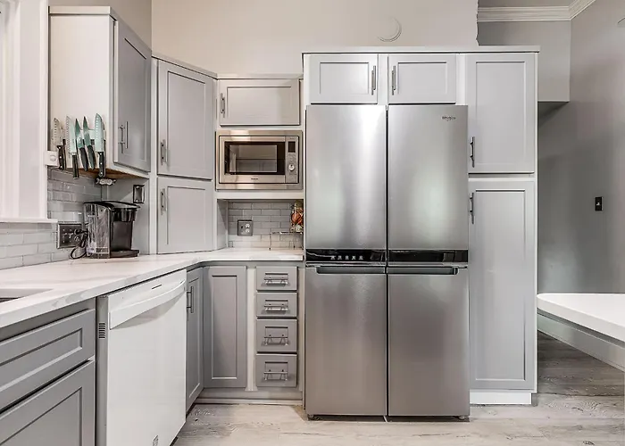 Сasa de vacaciones Stylish 4br In