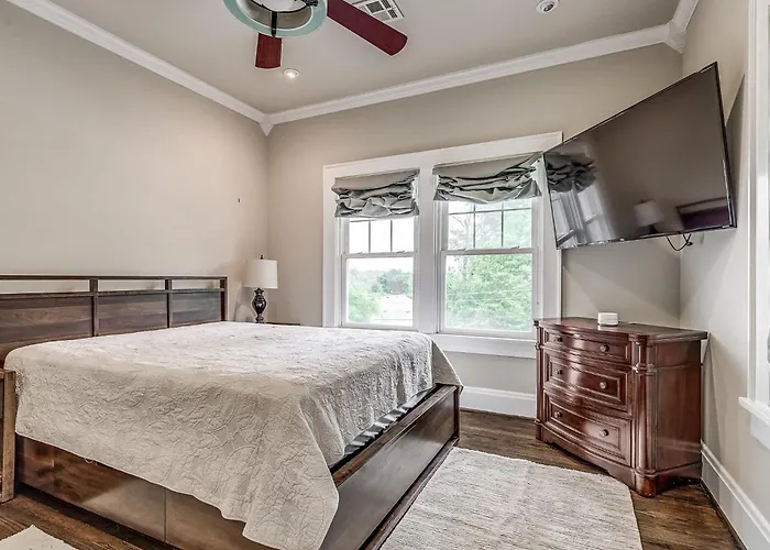 Stylish 4br In Сasa de vacaciones Tulsa