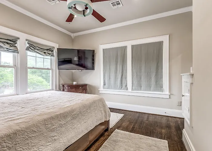 Сasa de vacaciones Stylish 4br In Tulsa