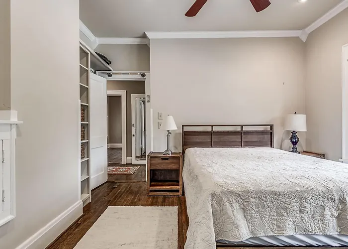Stylish 4br In Tulsa