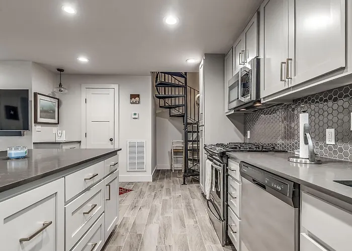 Stylish 4br In Tulsa